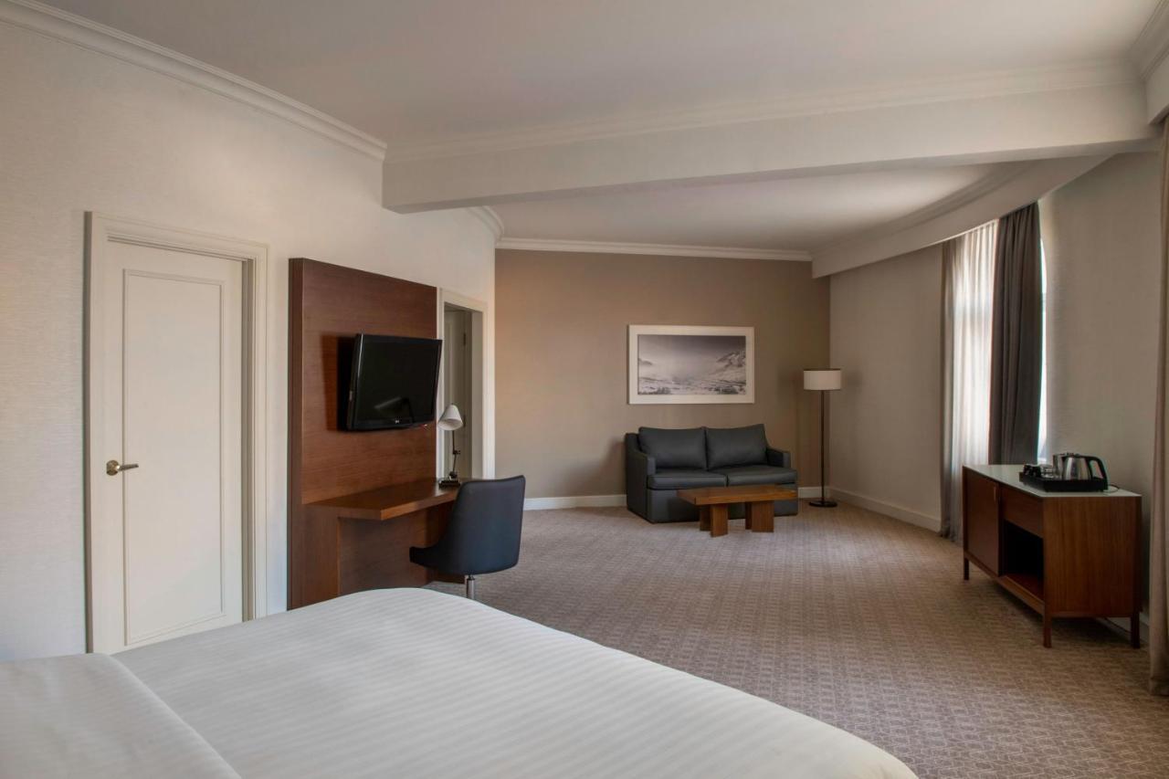 Executive Deluxe Executive lounge access Guest room 1 King,1550044723:JPEG